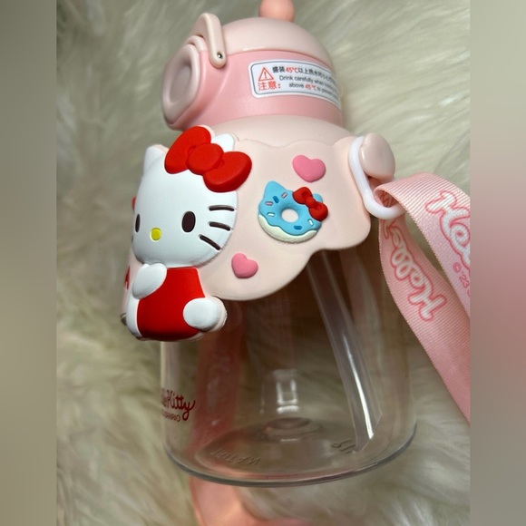 New Hello Kitty Water Bottle Holds 24oz - Picture 4 of 6